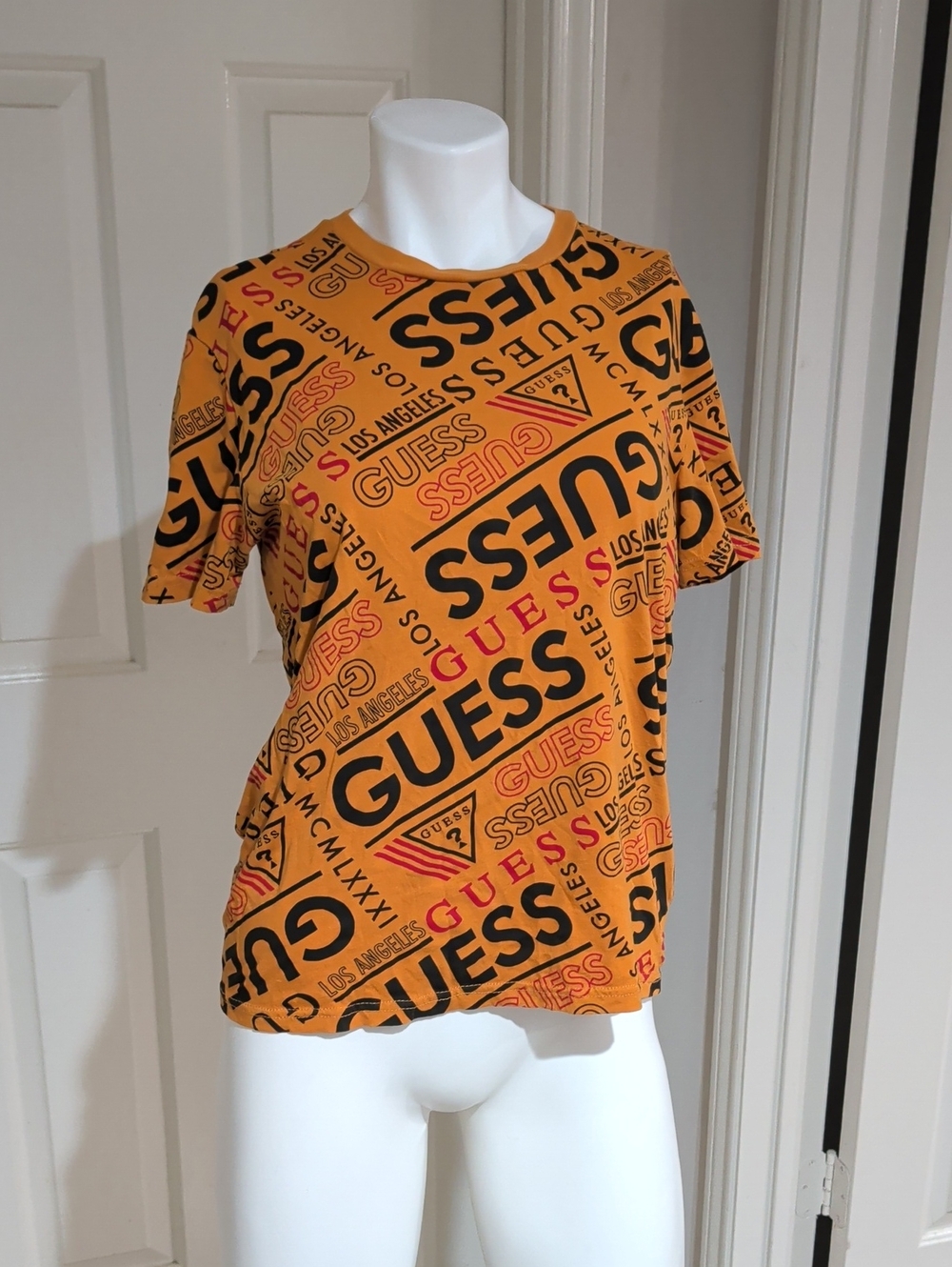 GUESS Orange Allover Logo Short Sleeve Tee Women's Medium